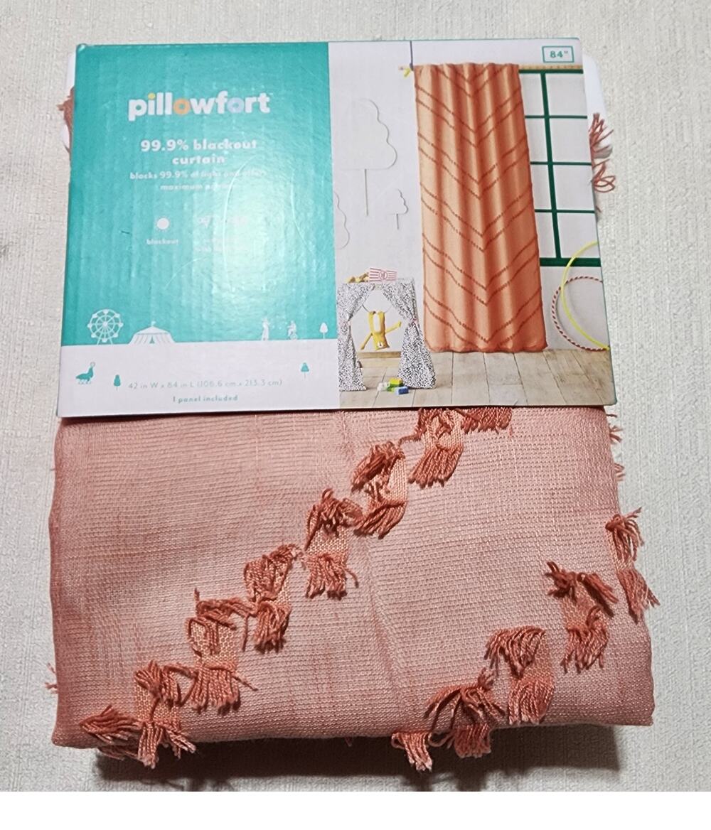 Pillowfort 99.9% blackout curtain W42'' x L84'' Rose pink chevron